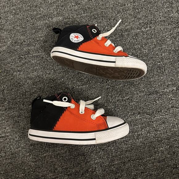 Converse Infant Boys Chuck Taylor All Star Ollie Mid Sneakers Red Size 8 - Picture 3 of 7